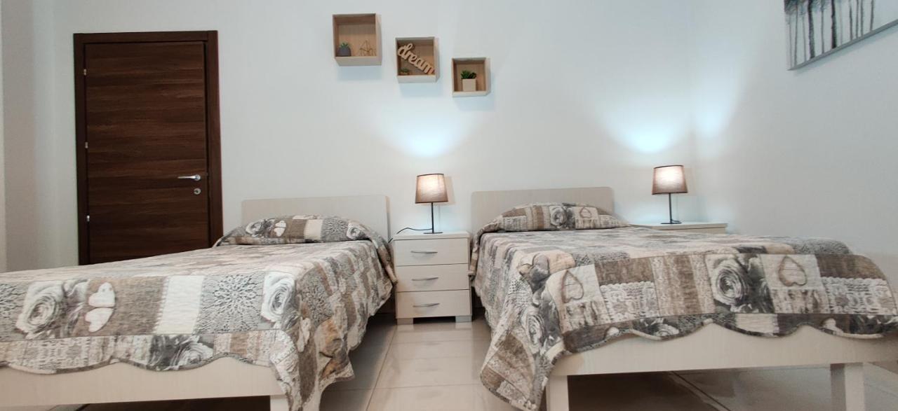 Lorenza Letting Maisonette Villa Marsaxlokk Bagian luar foto